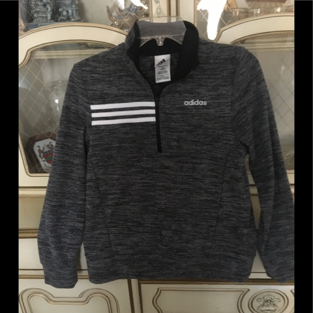 Adidas like new boy’s 3/4 zip top size 10/12. C;200-5